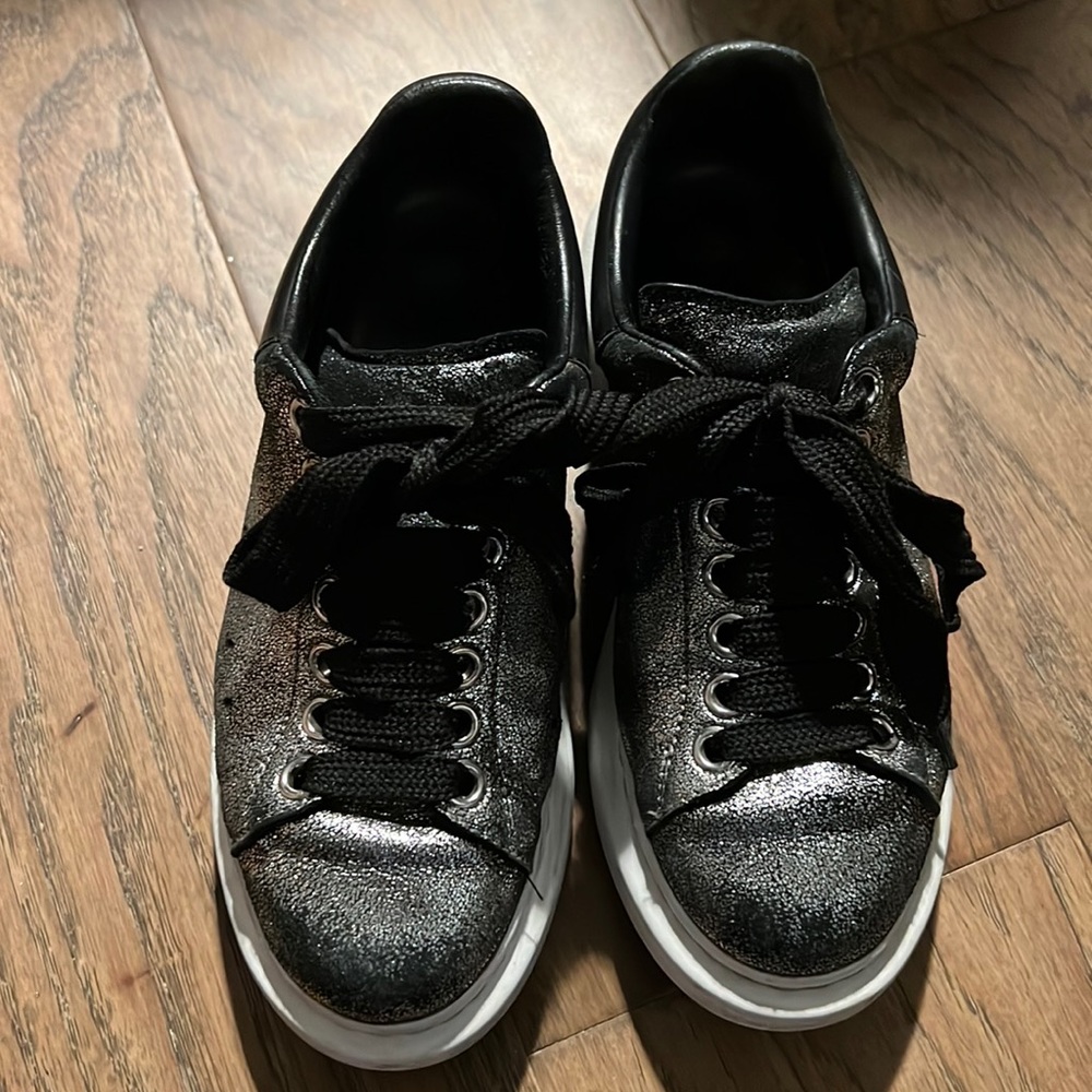Used Authentic Alexander Mcqueen black glitter 5.5